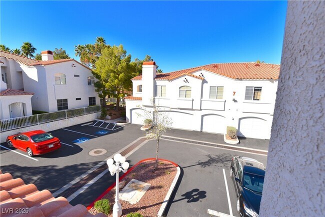 Building Photo - 2975 Bluegrass Ln