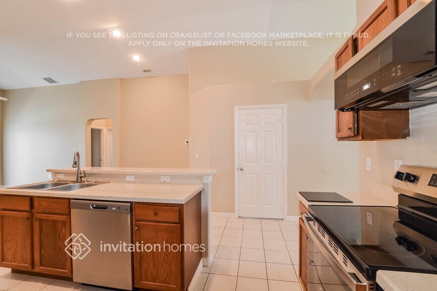 Building Photo - 102 Vine Dr