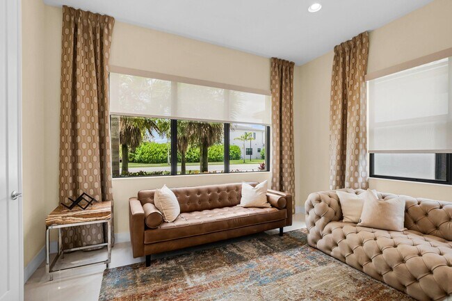 Building Photo - 17112 Aquavera Way