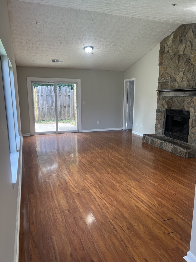 Building Photo - 5792 Trent Walk Dr