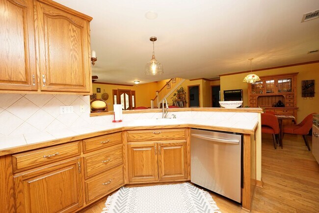 Building Photo - Charming Home in Poquito Bayou – A Nature ...
