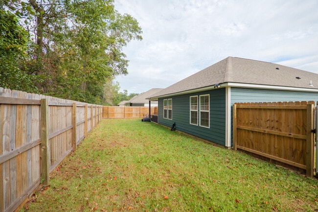 Building Photo - 3021 Reynolda Dr
