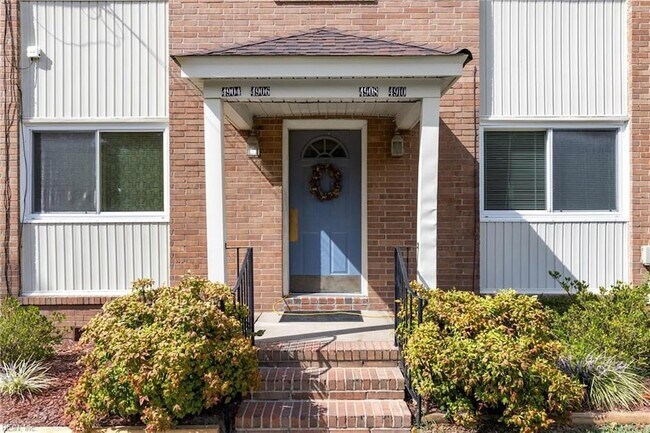 Building Photo - 4906 Johnson Ave
