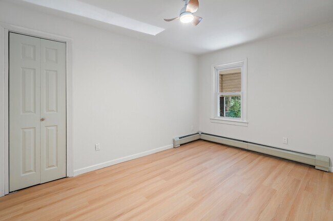 Building Photo - 39 Marley Ave