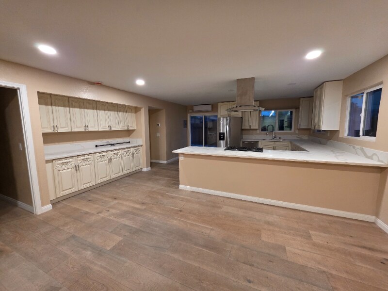 Building Photo - 8580 Golden Ridge Rd