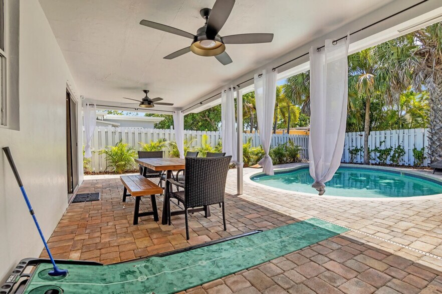 Building Photo - 2932 NW 10th Ave