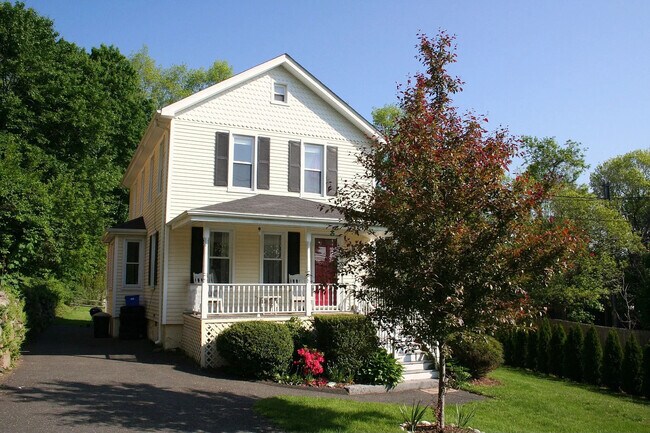 Primary Photo - 105 Richmond Hill Rd
