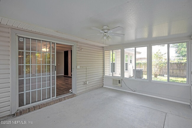 Building Photo - 7728 Pikes Peak Dr