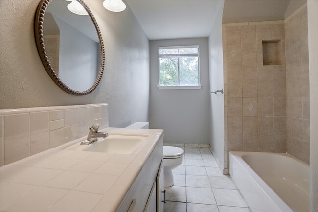 Building Photo - 9631 Fairdale Ln