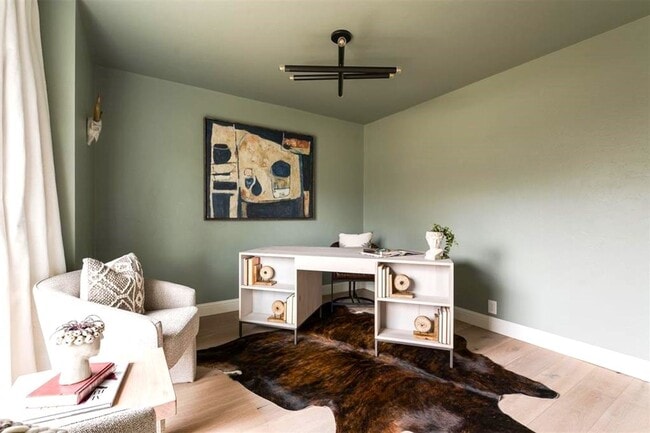 Building Photo - 4 Bedroom 2.5 Bath 2 Car Garage in Quail C...