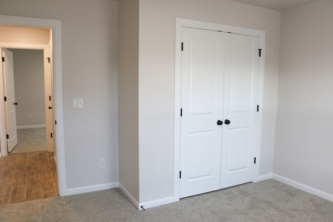 Building Photo - Brand New Home in Yukon!