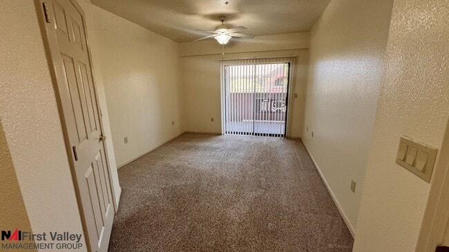 Building Photo - 2 Bedrooms, 2 Baths