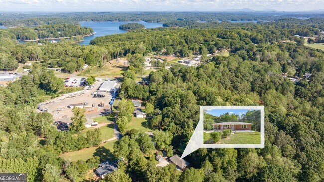 Building Photo - 4041 Fincher Dr