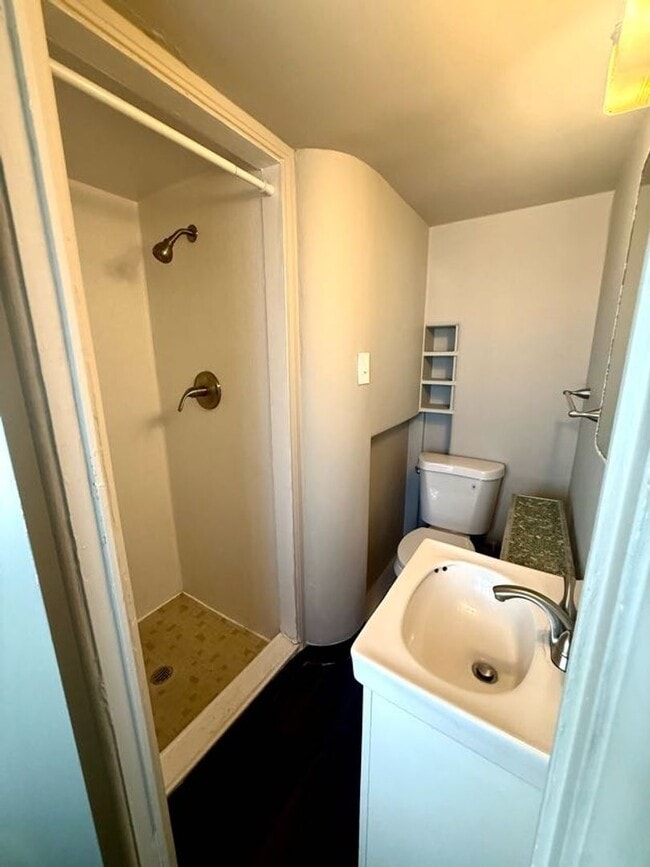 Building Photo - 120 36th St NE