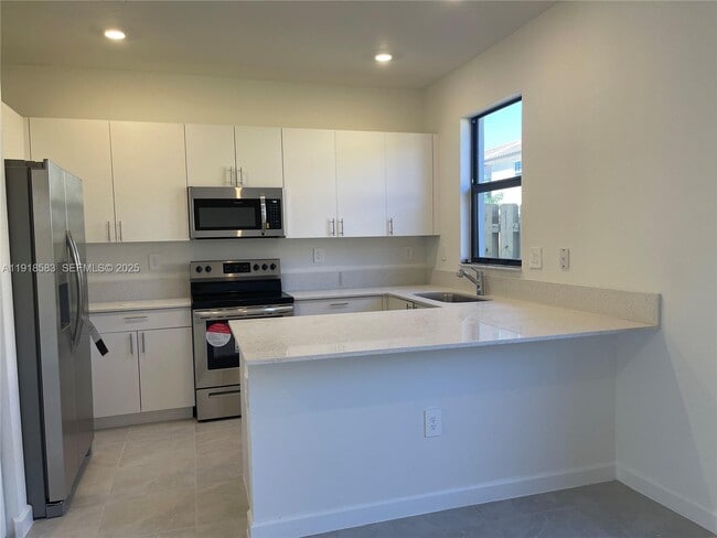 Building Photo - 11745 SW 245 Ter