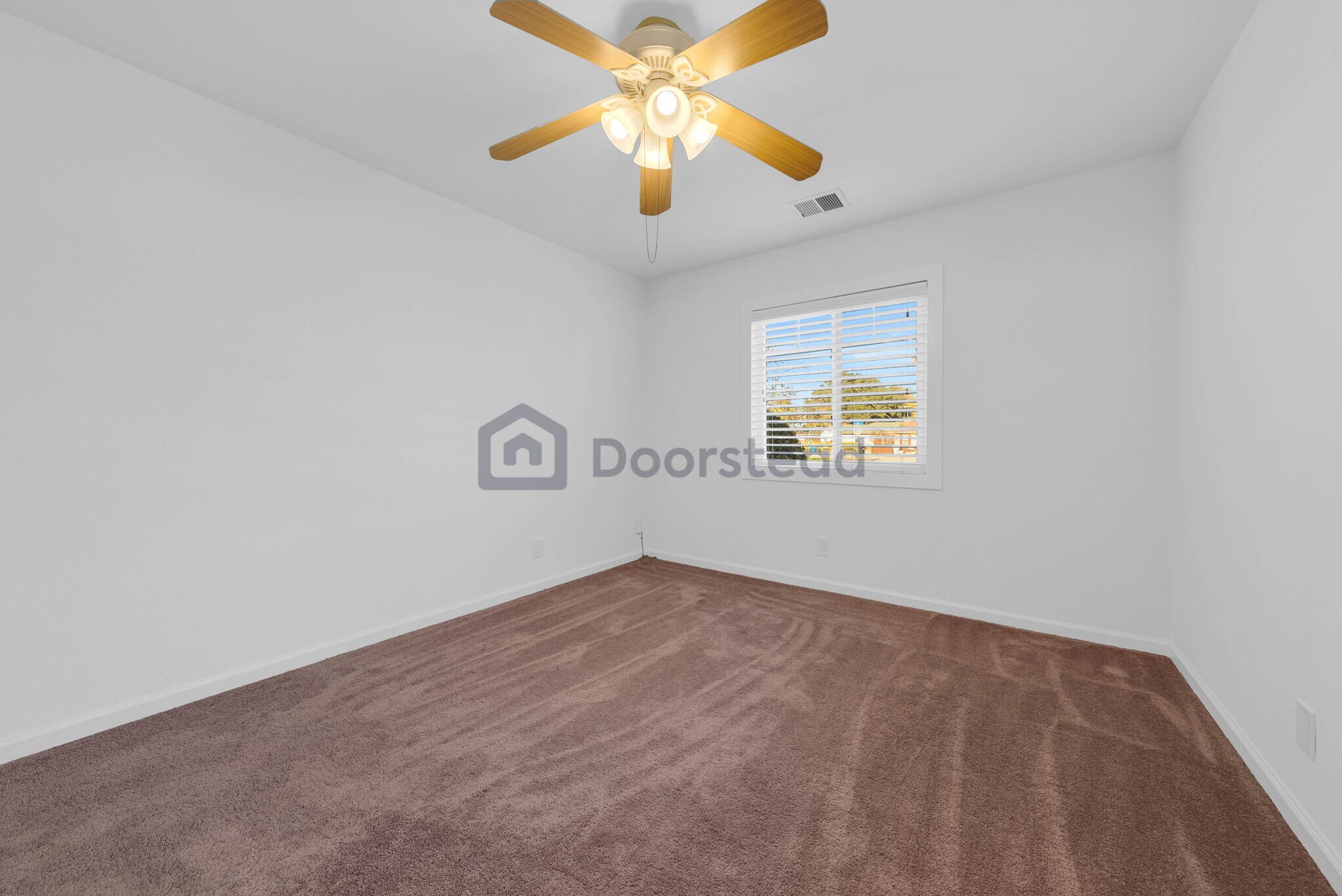 Building Photo - 2448 Pioneer Ave