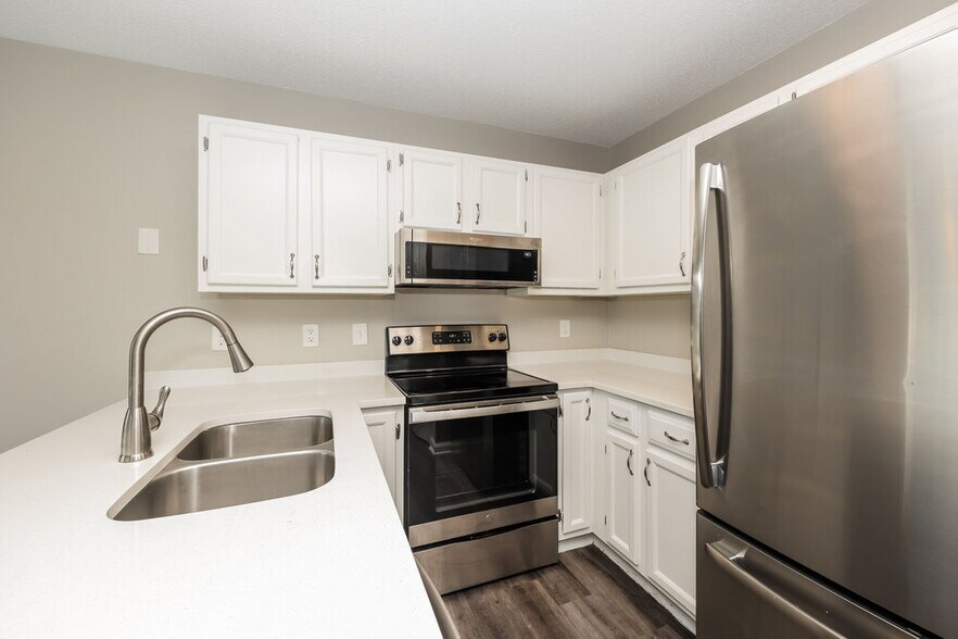 Building Photo - 205 Babe Ruth Cove