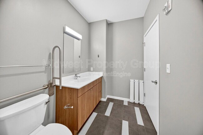 Building Photo - 4100 Lindell Blvd