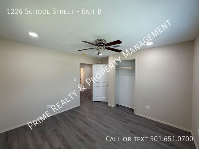 Building Photo - 1226 School St