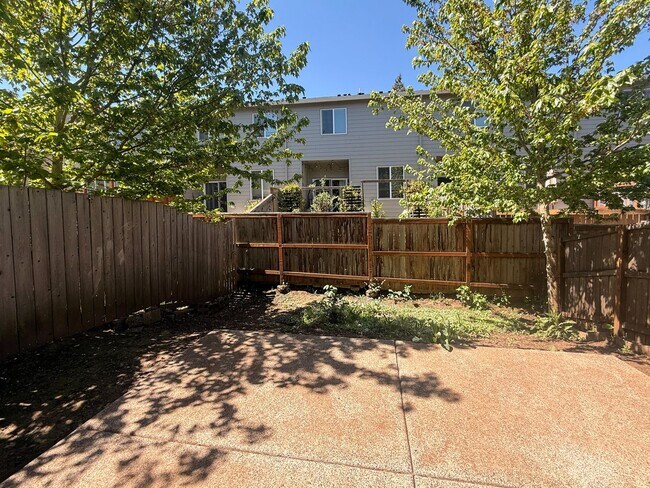 Building Photo - HONEYBEE5711-5713