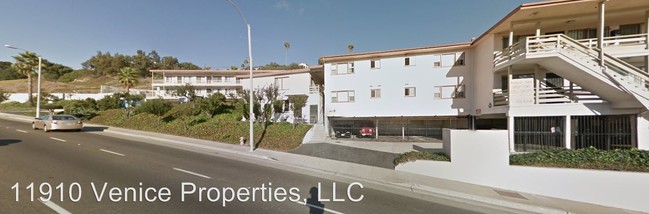 Primary Photo - 5640 S La Brea Ave