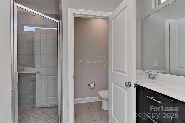 Building Photo - 8765 Aspinwall Dr