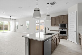 Building Photo - 21425 N 59th St