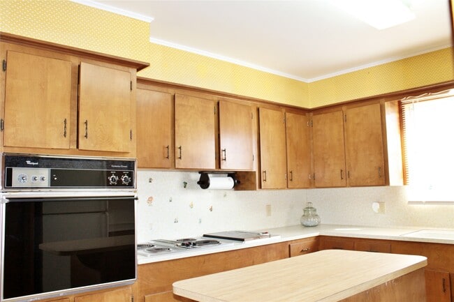 Building Photo - 218 Smith St