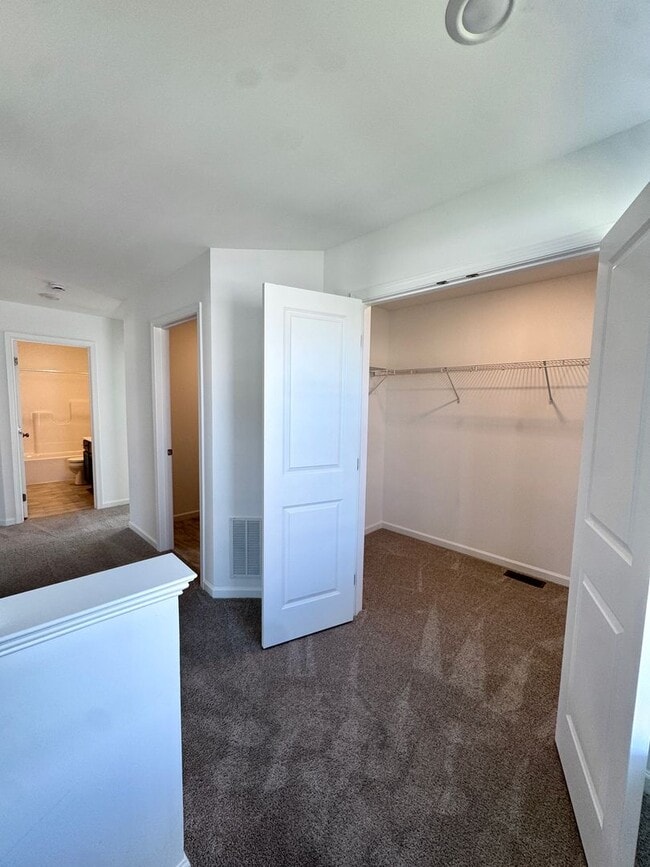 Building Photo - Newer Construction THREE BEDROOM/2.5 BATH ...