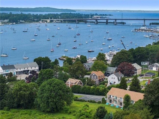 Building Photo - 33 Sakonnet E