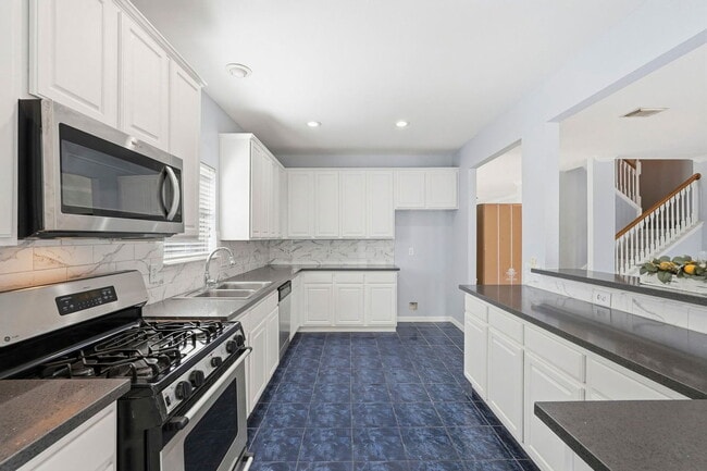 Building Photo - 3311 Whitebud Dr