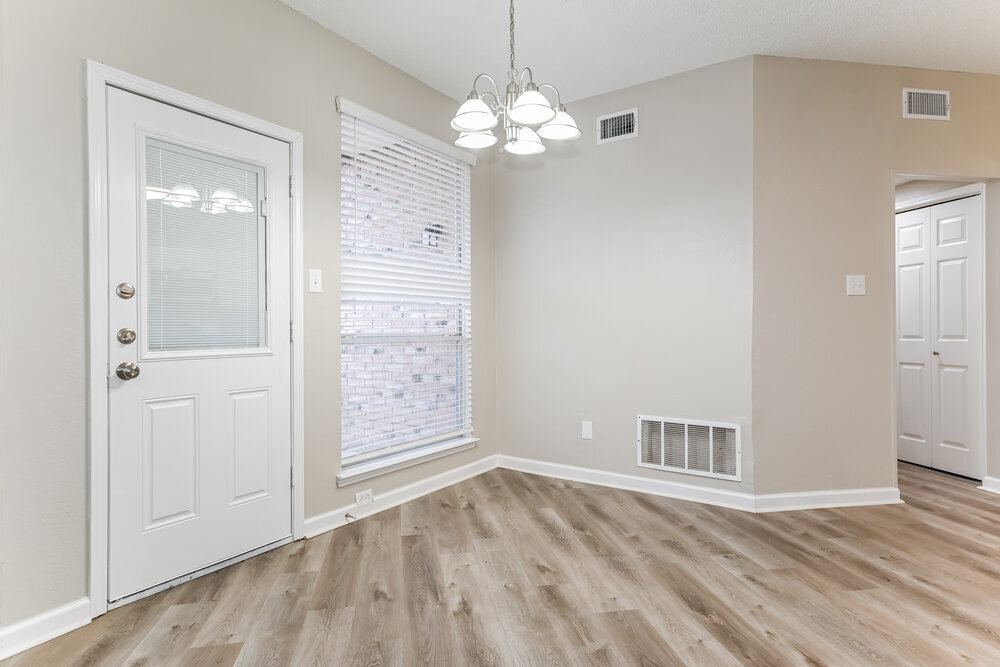 Building Photo - 2209 Amber Springs