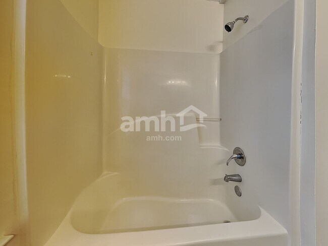 Building Photo - 1617 Oak Knoll Ln