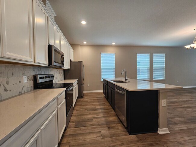 Building Photo - Coming Soon! Gorgeous Townhome For Rent in Horizon West Winter Garden  just west of Disney off th...