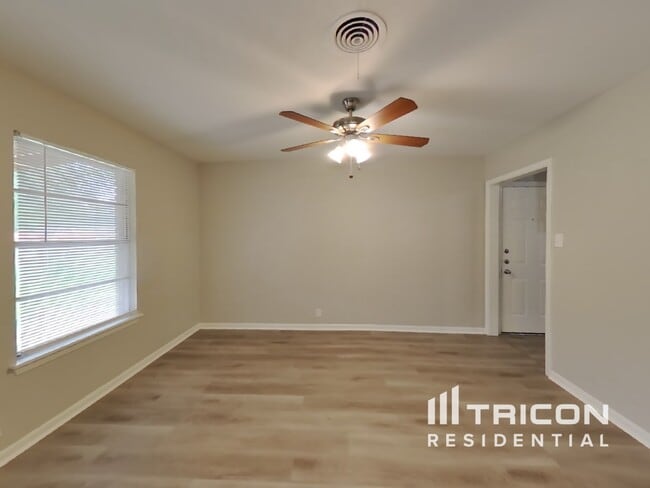 Building Photo - 1506 Viewridge Dr