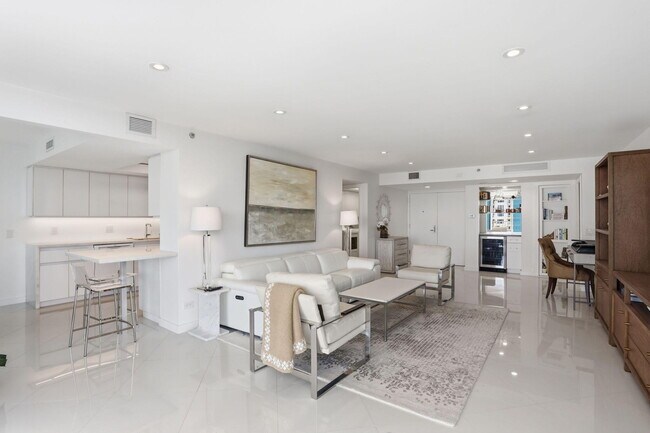 Building Photo - 3210 S Ocean Blvd