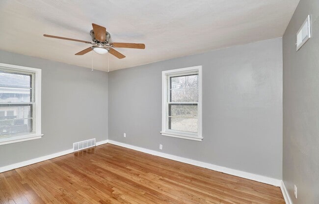 Building Photo - 7361 Melrose Ave