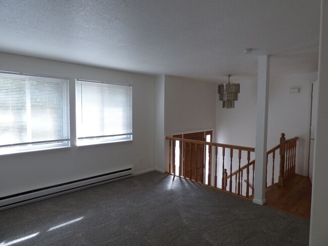 Building Photo - Home In Old Town Longmont!