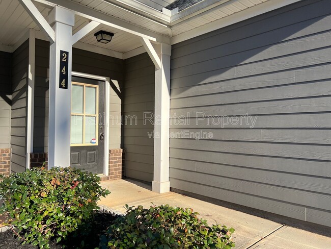 Building Photo - 244 Stonecreek Bnd