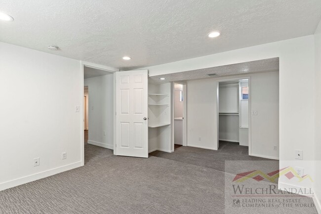 Building Photo - 4 Bedroom 2 Bath Duplex Home in Washington Terrace