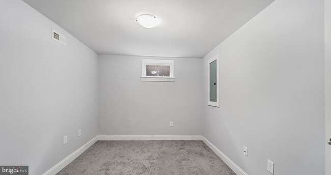 Building Photo - 647 S Belnord Ave