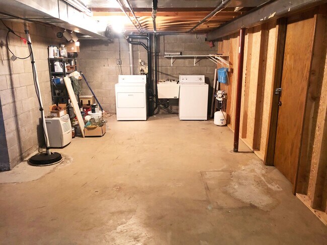 Building Photo - 3 Bedroom, 3 Bath Home With 2-Car Attached Garage In Rothschild