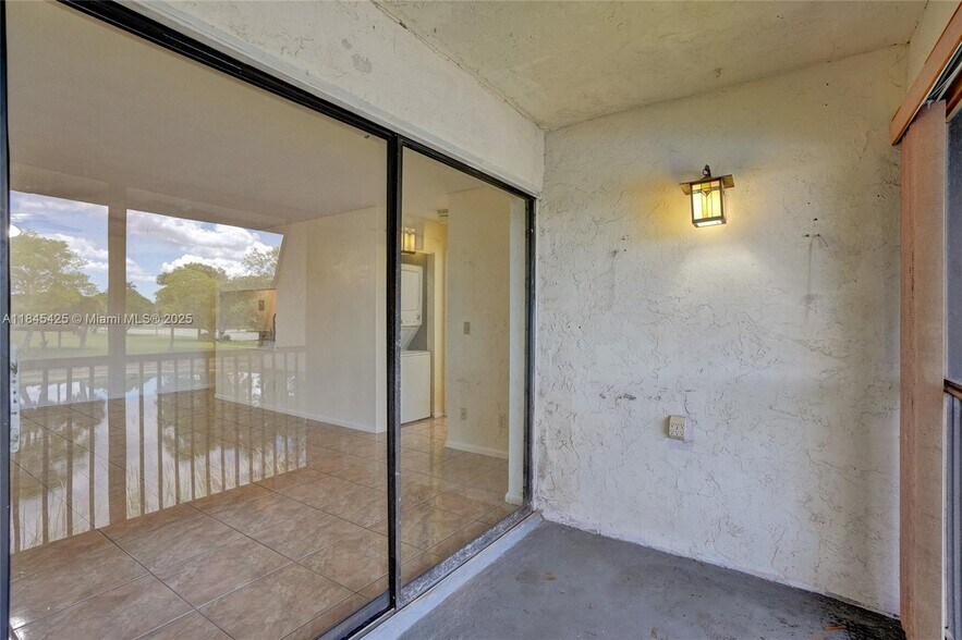 Building Photo - 3515 NW 94th Ave