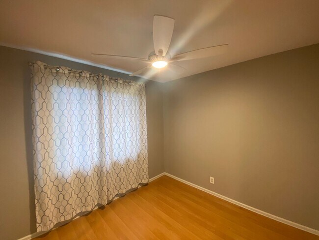 Building Photo - 019WHI