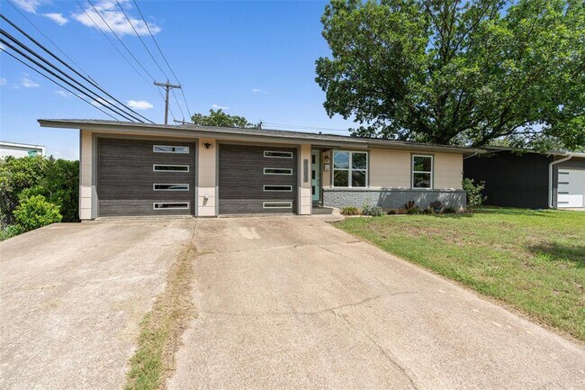 Building Photo - 8303 Lazy Ln