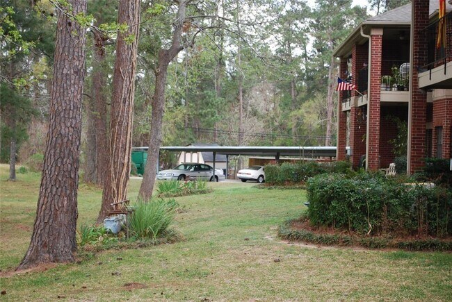 Building Photo - 200 Panorama Dr