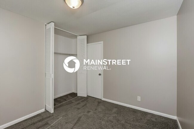 Building Photo - 3 Bedroom Pet-Friendly Home in LOUISVILLE,...