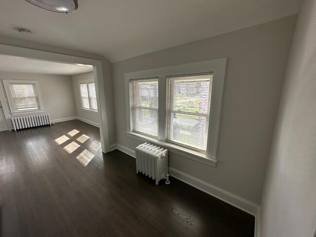 Building Photo - 416 N Central Ave