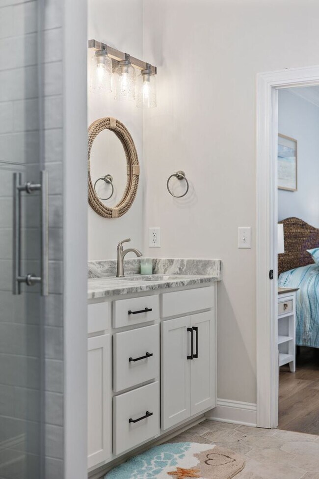 Building Photo - Gorgeous Custom Home Available for Snowbir...