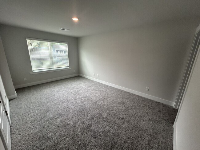 Building Photo - 5784 Harebell Rd
